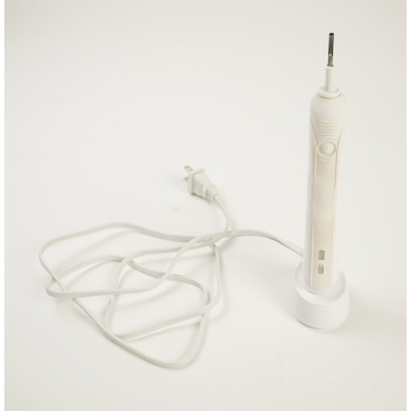 Braun OralB Professional Care Electric Toothbrush 3757 Handle And Charger White - Picture 1 of 7